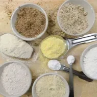 Levadura nutricional y otros condimentos en polvo