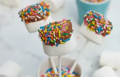 Cake pops de malvaviscos Cake pops de malvaviscos