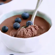 Mousse helada de chocolate