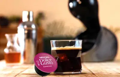 NESCAFÉ Dolce Gusto Espresso con cola NESCAFÉ Dolce Gusto Espresso con cola