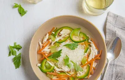 Consomé de pollo Consomé de pollo