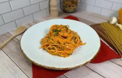 Espagueti en Salsa de Pimiento Espagueti en Salsa de Pimiento