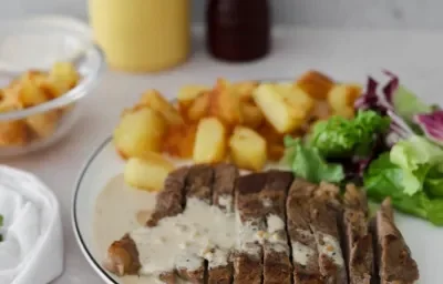 Carne con Salsa de Crema y Completísimo