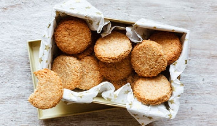 Caja con galletas sin gluten de coco Caja con galletas sin gluten de coco