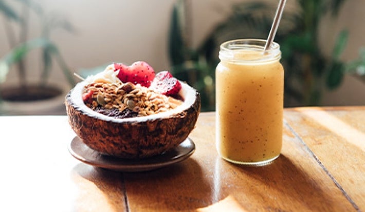 Un coco usado como bowl. Un coco usado como bowl.