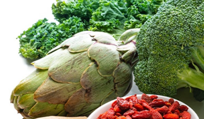 Alcaucil, jengibre, espinaca, kale y frutos deshidratados. Alcaucil, jengibre, espinaca, kale y frutos deshidratados.