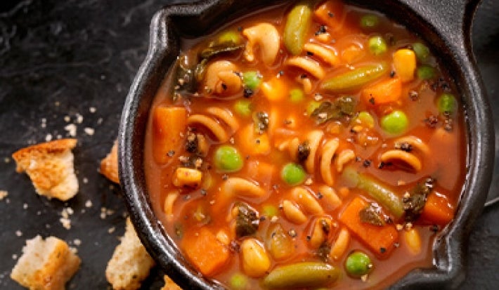 Los caldos y consomés se pueden hacer con pollo, res, cerdo, pescado y/o verduras. Los caldos y consomés se pueden hacer con pollo, res, cerdo, pescado y/o verduras.