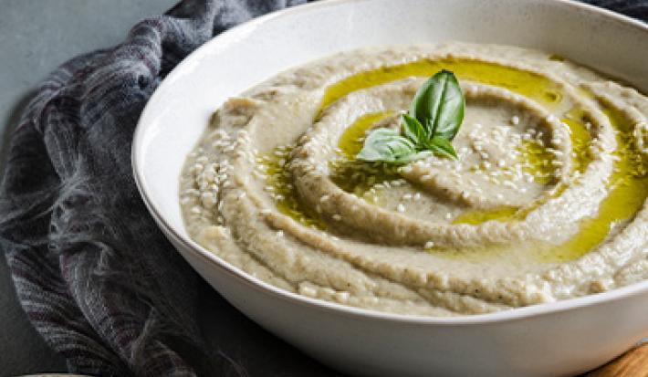 Dip de berenjena comida con verdura Dip de berenjena comida con verdura