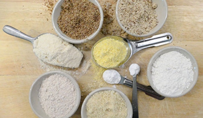Distintos tipos de harina para preparar un pan sin gluten. Distintos tipos de harina para preparar un pan sin gluten.
