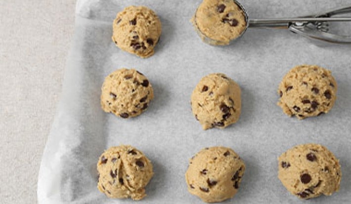 Masa de galletas con chips de chocolate. Masa de galletas con chips de chocolate.