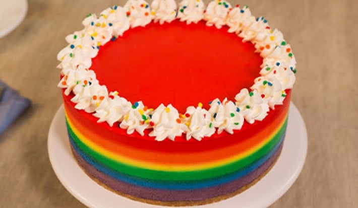Torta de cumpleaños decorada con estilo arcoiris Torta de cumpleaños decorada con estilo arcoiris