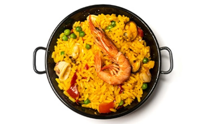 La paella es un plato muy conocido de la comida mediterránea. La paella es un plato muy conocido de la comida mediterránea.