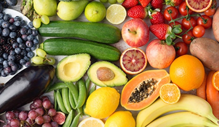Frutas y verduras fuentes de vitaminas en alimentación balanceada Frutas y verduras fuentes de vitaminas en alimentación balanceada
