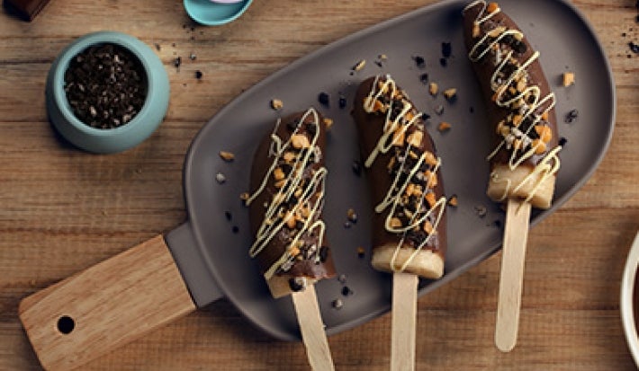 Postre de bananos con chocolate en alimentación balanceada Postre de bananos con chocolate en alimentación balanceada
