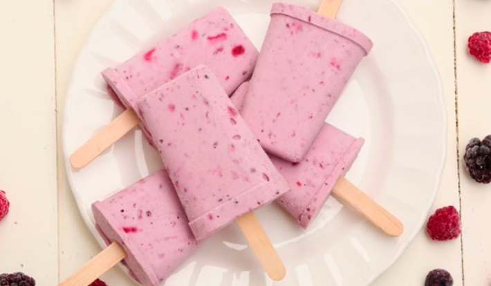 Paletas con Frutos Rojos