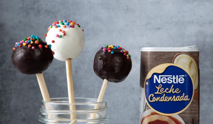 Deliciosos y divertidos Cake Pops | Recetas Nestlé