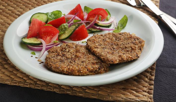 MILANESAS DE PECETO CON ENSALADA