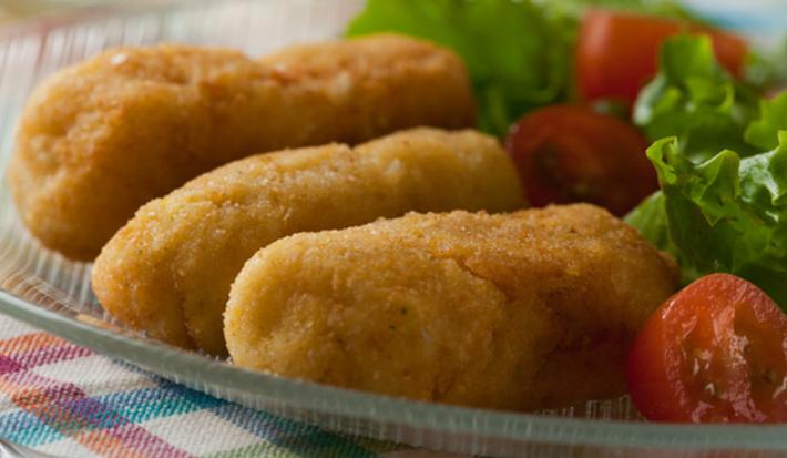 Croquetas de cebolla y papas a las finas hierbas