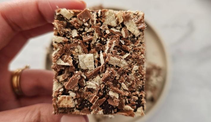 Cuadraditos de chocolate y KitKat