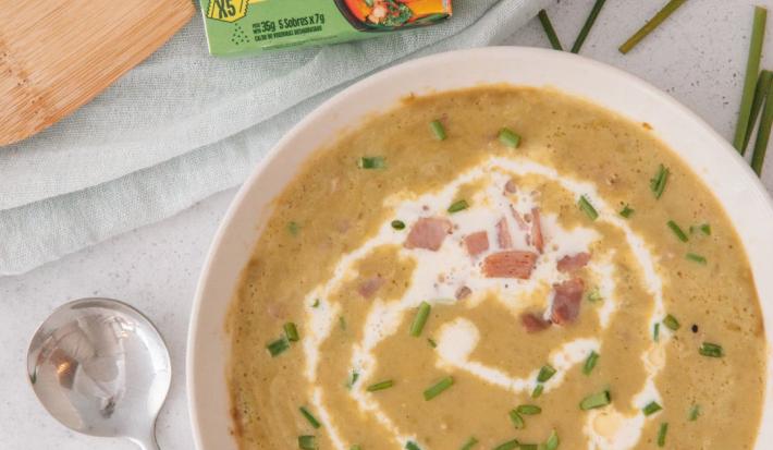 Sopa de arvejas y jamón